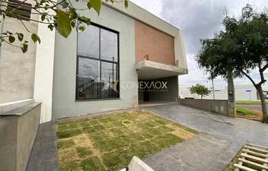 Imagem: A casa em condomínio possui 4 Dormitórios, 4 Banheiros, 4