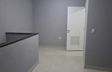 Imagem: O depósito e possui Dormitórios, Suítes, Banheiros, 70-0m²