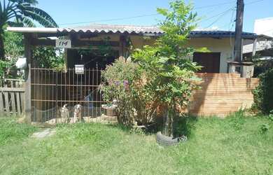 Imagem: A casa possui 2 Dormitórios, 2 Banheiros, 1 Vaga na garagem