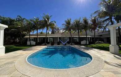 Imagem: A casa em condomínio possui 4 Dormitórios, 5 Banheiros, 5