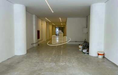 Imagem: O depósito possui 1 Vaga na garagem, 160m² de Área e está