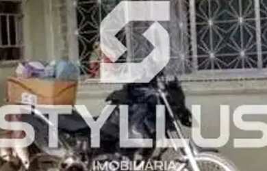 Imagem: A casa possui 3 Dormitórios, 5 Banheiros, 4 Vagas na garagem