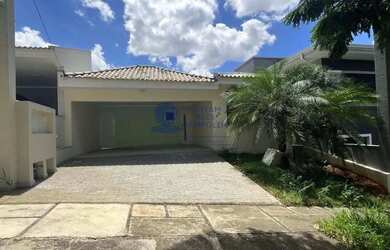 Imagem: A casa em condomínio possui 3 Dormitórios, 3 Banheiros, 4