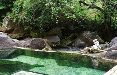 Imagem: A casa possui 5 Dormitórios, 5 Banheiros, 5 Vagas na garagem