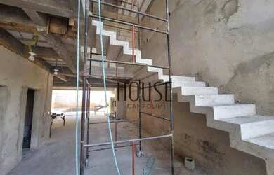 Imagem: A casa em condomínio possui 4 Dormitórios, 5 Banheiros, 4