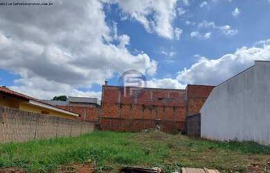 Imagem: O terreno possui 300m² de Área e Imóvel novo e está localizado