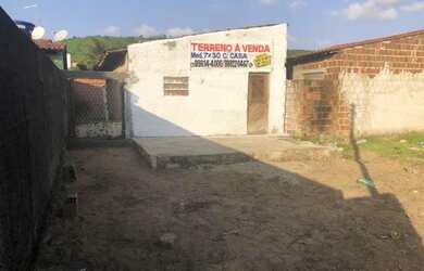 Imagem: A casa possui 1 Dormitório, 1 Banheiro, 4 Vagas na garagem
