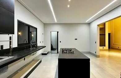 Imagem: A casa possui 3 Dormitórios, 3 Banheiros, 1 Vaga na garagem