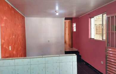 Imagem: A casa possui 1 Dormitório, 1 Banheiro e está localizado em