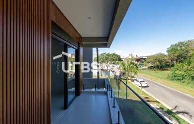 Imagem 4: Magnifico sobrado no Alphaville Cruzeiro do Sul em frente a mata