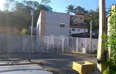 Imagem: A casa em condomínio possui 2 Dormitórios, 2 Banheiros, 2