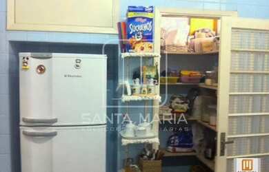 Imagem: O depósito possui 2 Vagas na garagem, 220m² de Área e está