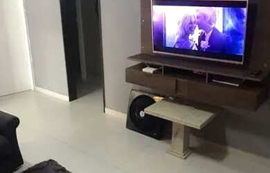 Imagem: A casa possui 3 Dormitórios, 3 Banheiros, 5 Vagas na garagem