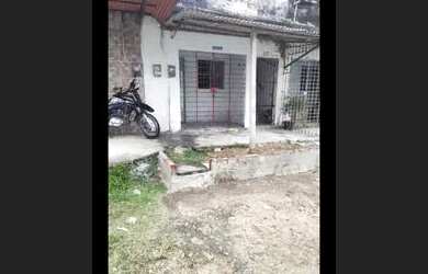 Imagem: A casa possui 1 Dormitório, 1 Banheiro, 1 Vaga na garagem