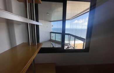 Imagem: O apartamento possui 4 Dormitórios, 3 Banheiros, 2 Vagas na