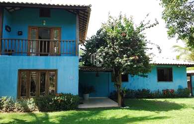 Imagem: A casa em condomínio possui 5 Dormitórios, 5 Banheiros, 840m²