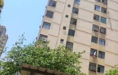 Imagem: O apartamento possui 3 Dormitórios, 1 Banheiro, 1 Vaga na garagem