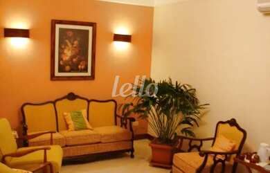 Imagem: O depósito e possui 1 Vaga na garagem, 250-0m² de Área está