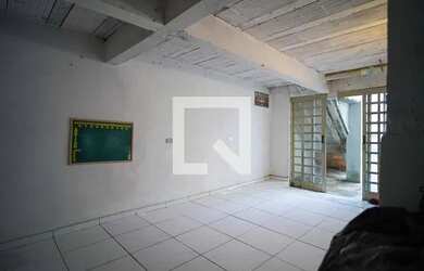 Imagem: A casa possui 1 Dormitório, 1 Banheiro, 54m² de Área e está