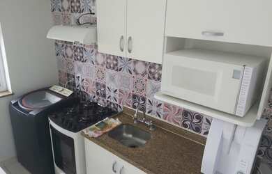 Imagem: O apartamento possui 1 Dormitório, 1 Banheiro, 1 Vaga na garagem