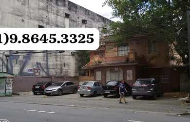 Imagem: A casa possui 4 Dormitórios, 3 Banheiros, 5 Vagas na garagem