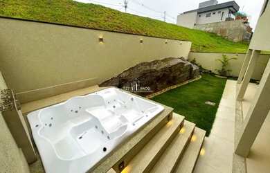 Imagem 12: Lindo Sobrado com 4 suítes plenas, incluindo uma suíte master com closet