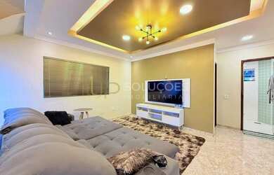 Imagem: A casa possui 4 Dormitórios, 4 Banheiros, 2 Vagas na garagem