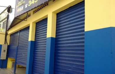 Imagem: O depósito possui 3 Vagas na garagem, 300m² de Área e está