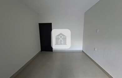 Imagem: A casa possui 1 Dormitório, 1 Banheiro, 1 Vaga na garagem e