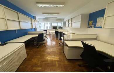 Imagem: O depósito possui 36m² de Área e está localizado em Centro