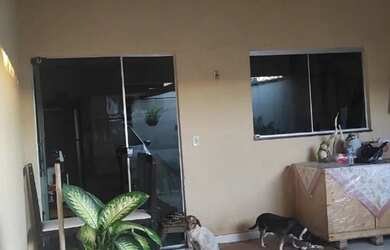 Imagem: A casa possui 2 Dormitórios, 2 Banheiros e 150m² de Área