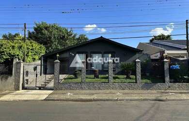 Imagem: A casa possui 3 Dormitórios, 3 Banheiros, 290m² de Área