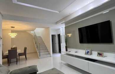 Imagem: A casa em condomínio possui 3 Dormitórios, 3 Banheiros, 253m²