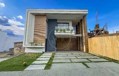 Imagem: A casa em condomínio possui 4 Dormitórios, 4 Banheiros, 4