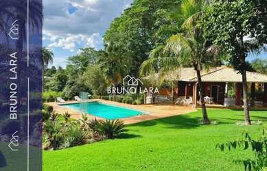 Imagem: A casa em condomínio possui 4 Dormitórios, 4 Banheiros, 5