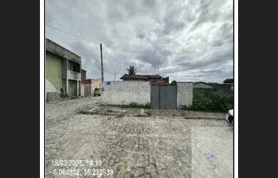 Imagem: A casa possui 2 Dormitórios, 1 Banheiro, 201m² de Área e