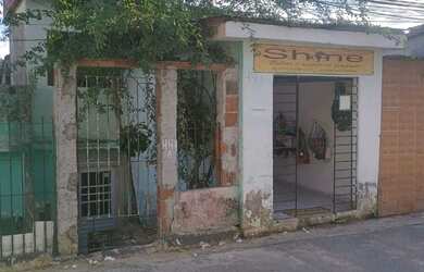 Imagem: A casa possui 2 Dormitórios e 1 Banheiro e está localizado