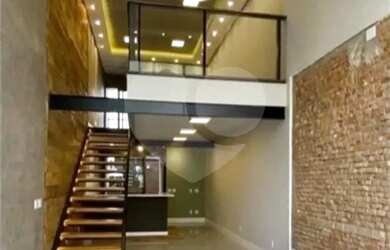 Imagem: A casa possui 1 Dormitório, 3 Banheiros, 1 Vaga na garagem