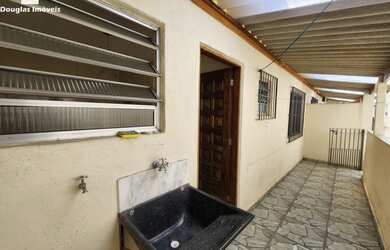 Imagem: A casa possui 1 Dormitório, 1 Banheiro e 36m² de Área e está