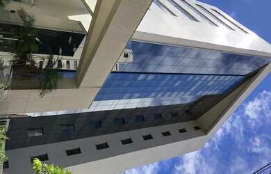 Imagem: O depósito possui 5 Vagas na garagem e 279m² de Área e está