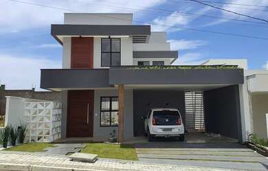 Imagem: A casa possui 3 Dormitórios, 1 Banheiro, 1 Vaga na garagem