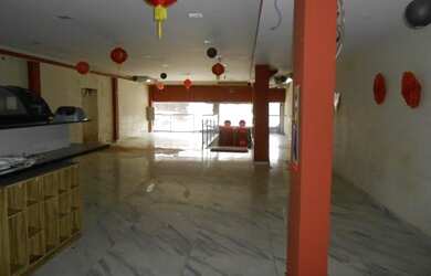 Imagem: O depósito possui 3 Vagas na garagem, 450m² de Área e está