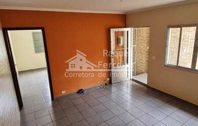 Imagem: A casa possui 3 Dormitórios, 3 Banheiros, 2 Vagas na garagem