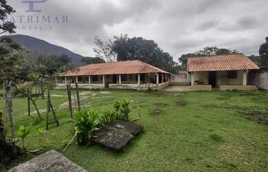 Imagem: A casa possui 3 Dormitórios, 4 Banheiros, 1.760m² de Área