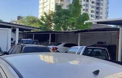 Imagem: O depósito possui 5 Vagas na garagem, 360m² de Área e está