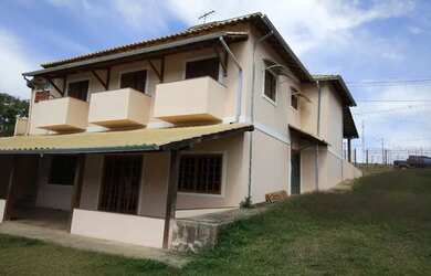 Imagem 2: Linda Casa. Churrasqueira, 300m² de Área, 5 Vagas na garageme4 Dormitórios