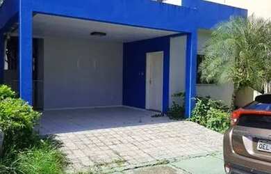 Imagem: A casa possui 3 Dormitórios, 2 Banheiros, 2 Vagas na garagem