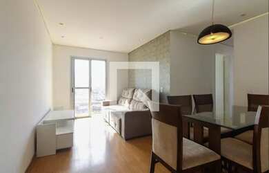 Imagem: O apartamento possui 3 Dormitórios, 1 Banheiro, 1 Vaga na garagem