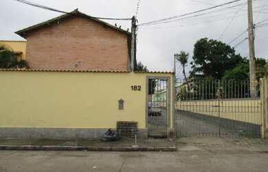 Imagem: A casa em condomínio possui 2 Dormitórios, 1 Banheiro, 1 Vaga