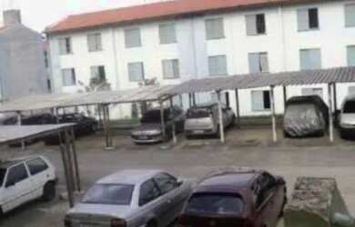 Imagem: O apartamento possui 2 Dormitórios, 1 Banheiro, 1 Vaga na garagem